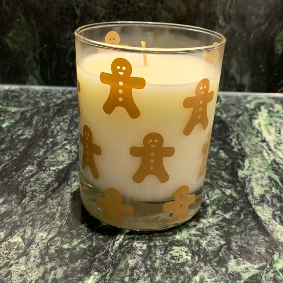 Slatkin & Co Bundle of Holiday Candles - Picture 7 of 13